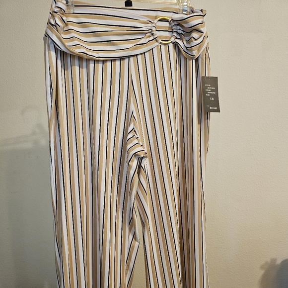 Wide leg pants - Picture 1 of 3